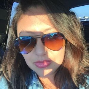 Meet your Posher, Brenda